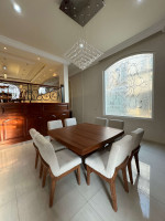 Comedor Leo Cuadrado