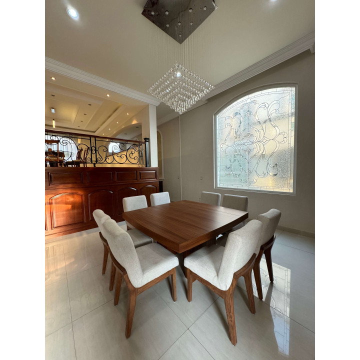 Comedor Leo Cuadrado
