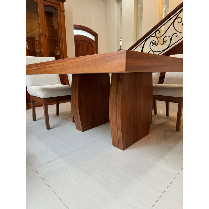 Comedor Leo Cuadrado